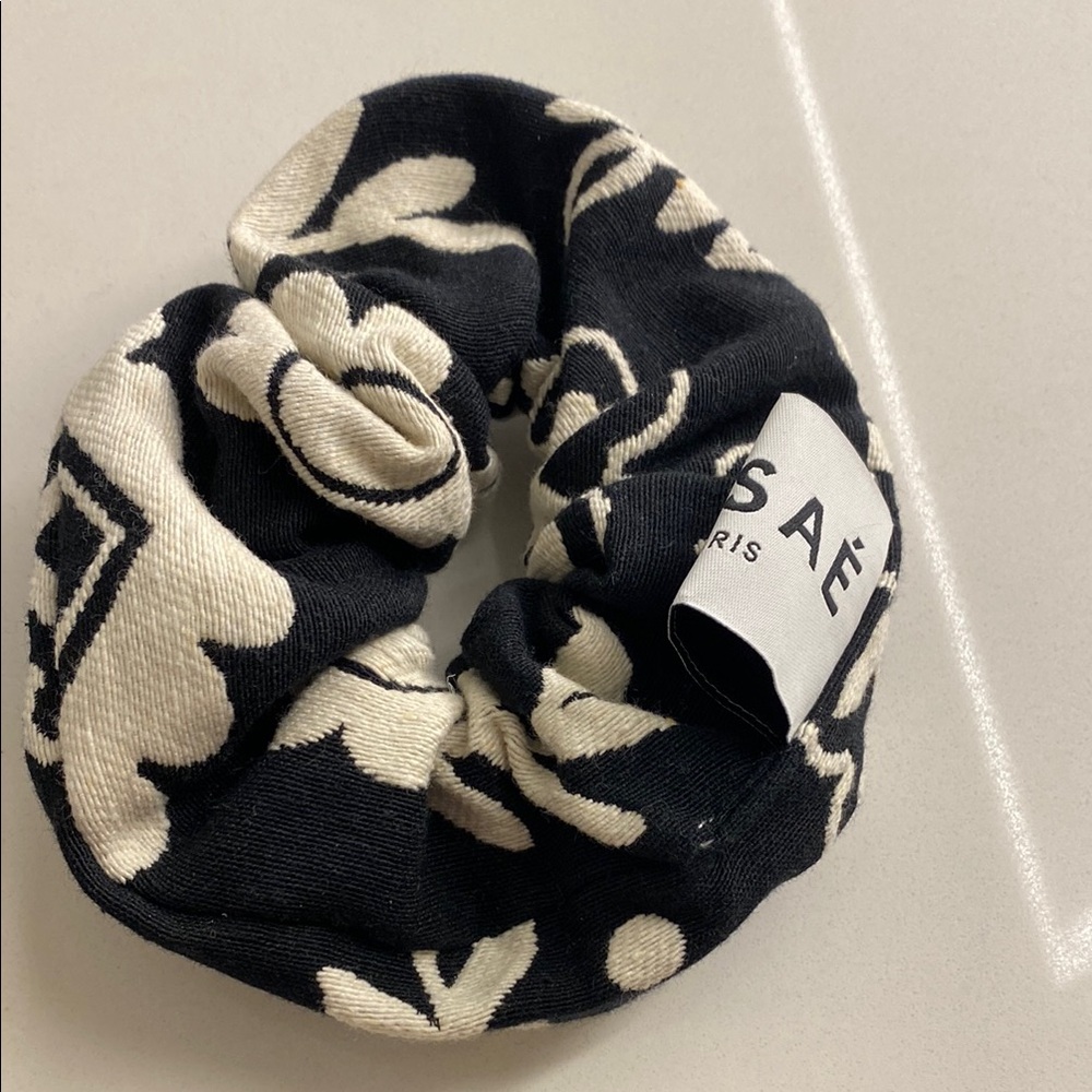 Rosae Paris Floral Scrunchie